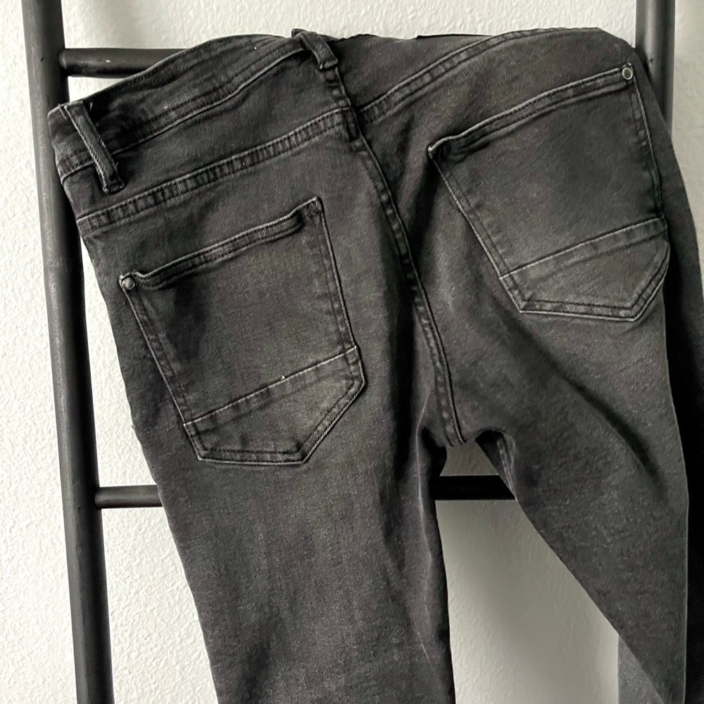Zara Men’s Black Skinny Jeans